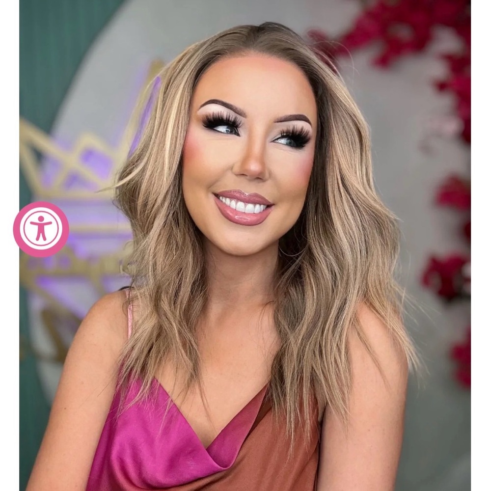 Chelsea Smith Crowns FARIS in Honey Blend